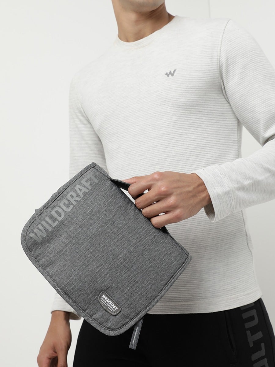 Wildcraft toiletry bag store